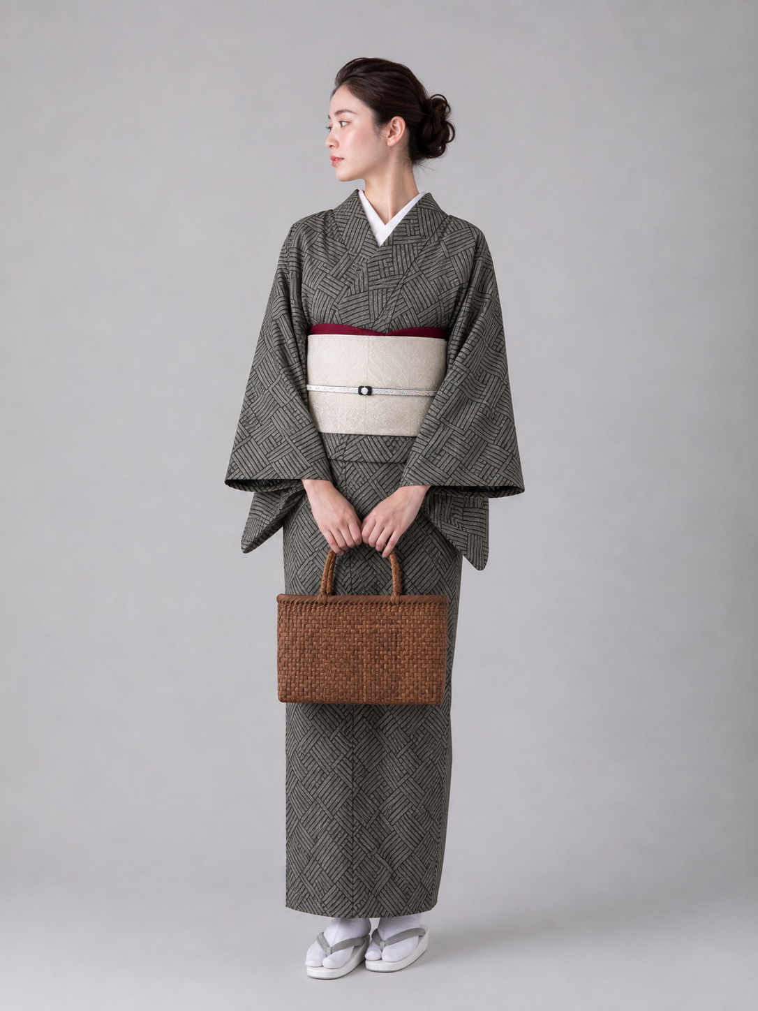 正絹夏お召し着物（網代/幾何学文様） 単衣仕立て — Natu-OmeshiKimono｜Heritage Collection
