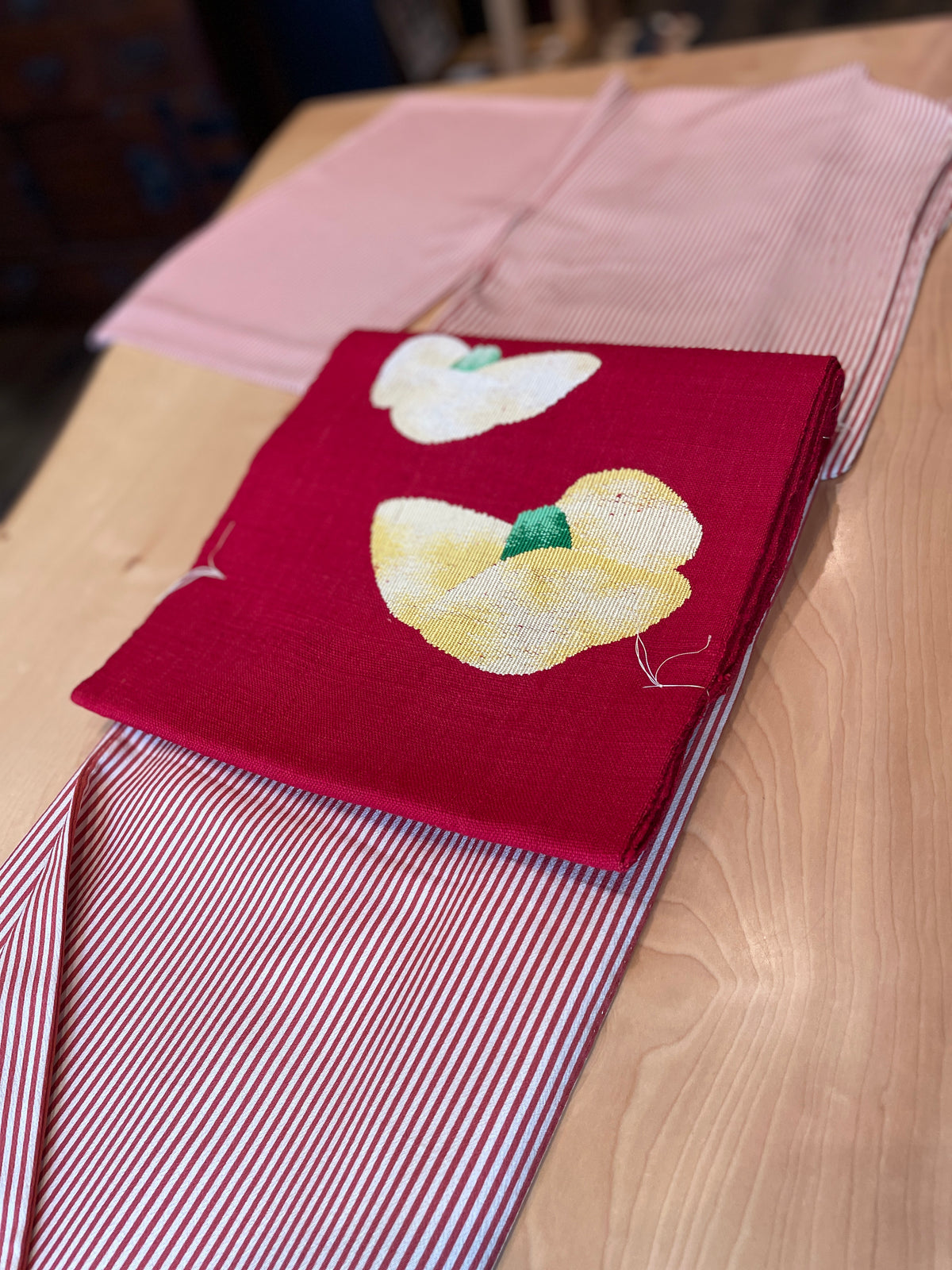 正絹八寸帯（椿柄） — Women's OBI｜Heritage Collection