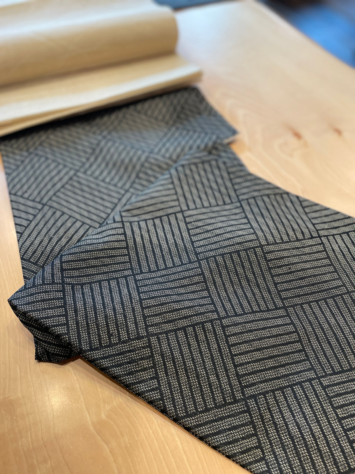 正絹夏お召し着物（網代/幾何学文様） 単衣仕立て — Natu-OmeshiKimono｜Heritage Collection