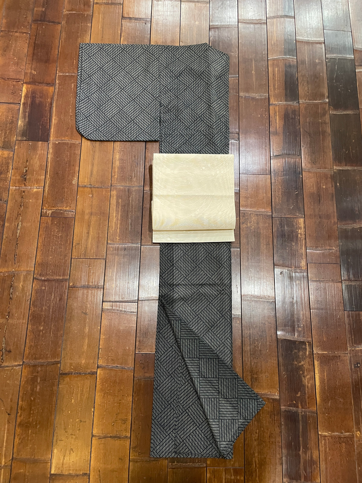 正絹夏お召し着物（網代/幾何学文様） 単衣仕立て — Natu-OmeshiKimono｜Heritage Collection