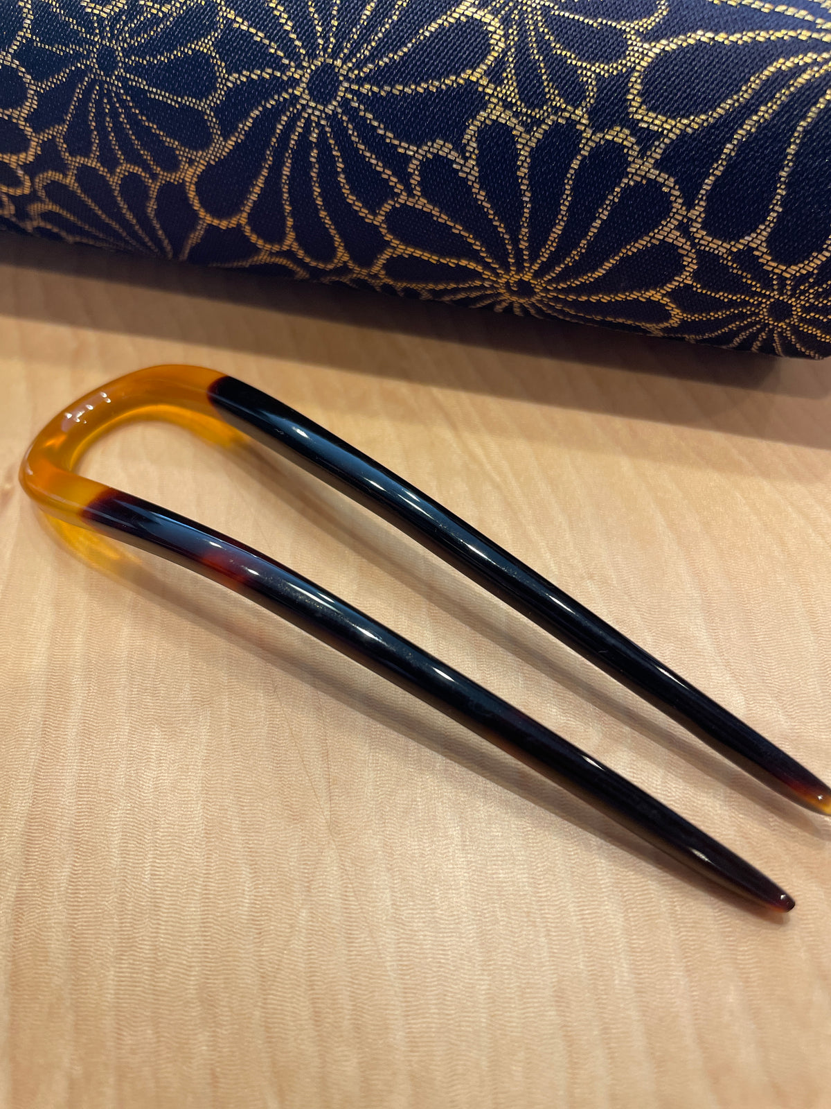 べっ甲簪（二股タイプ） — Women's KANZASHI｜Heritage Collection