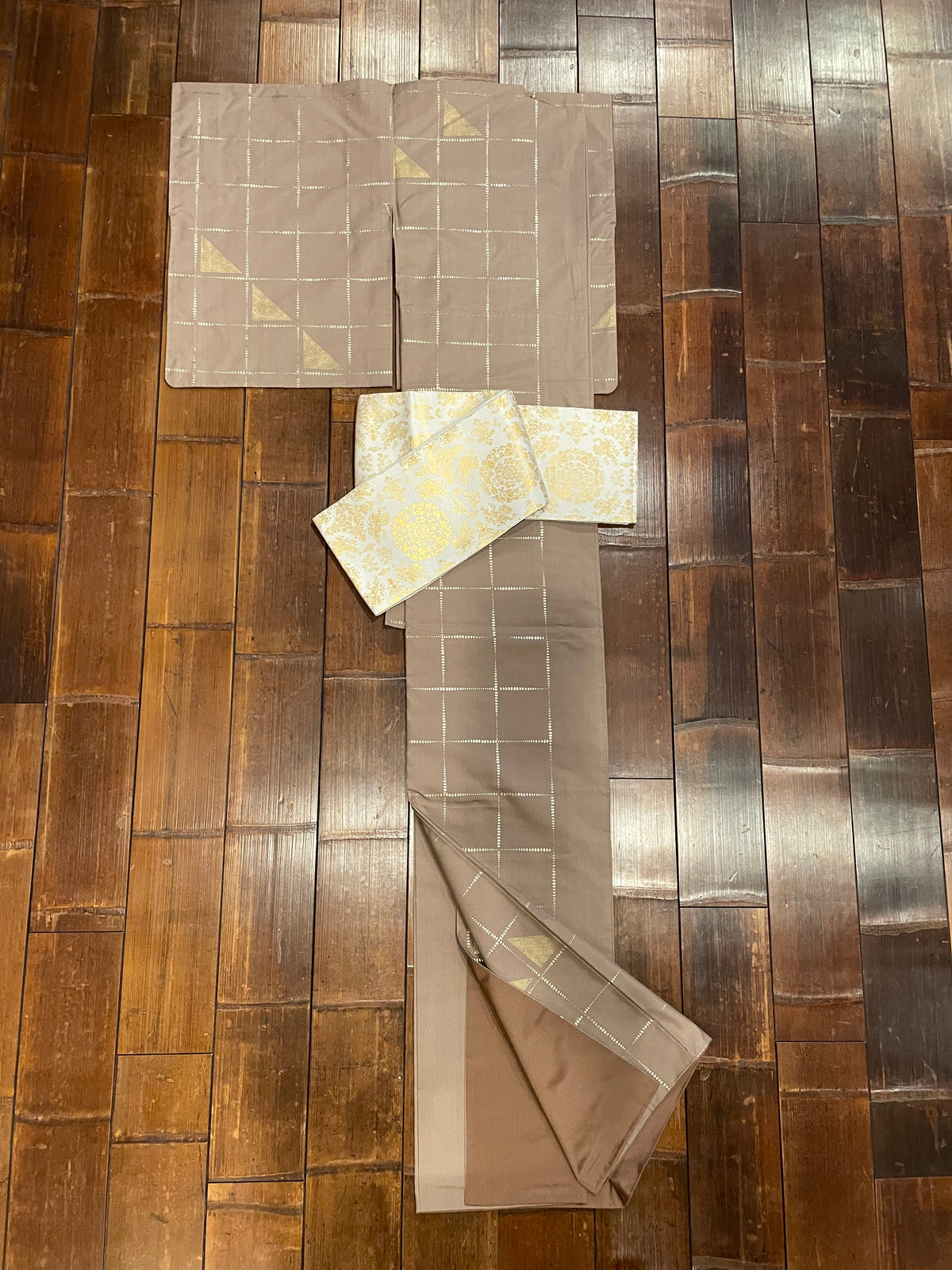 正絹お召訪問着「金彩」 袷衣仕立て — Kinsai Omeshi Kimono｜Heritage Collection