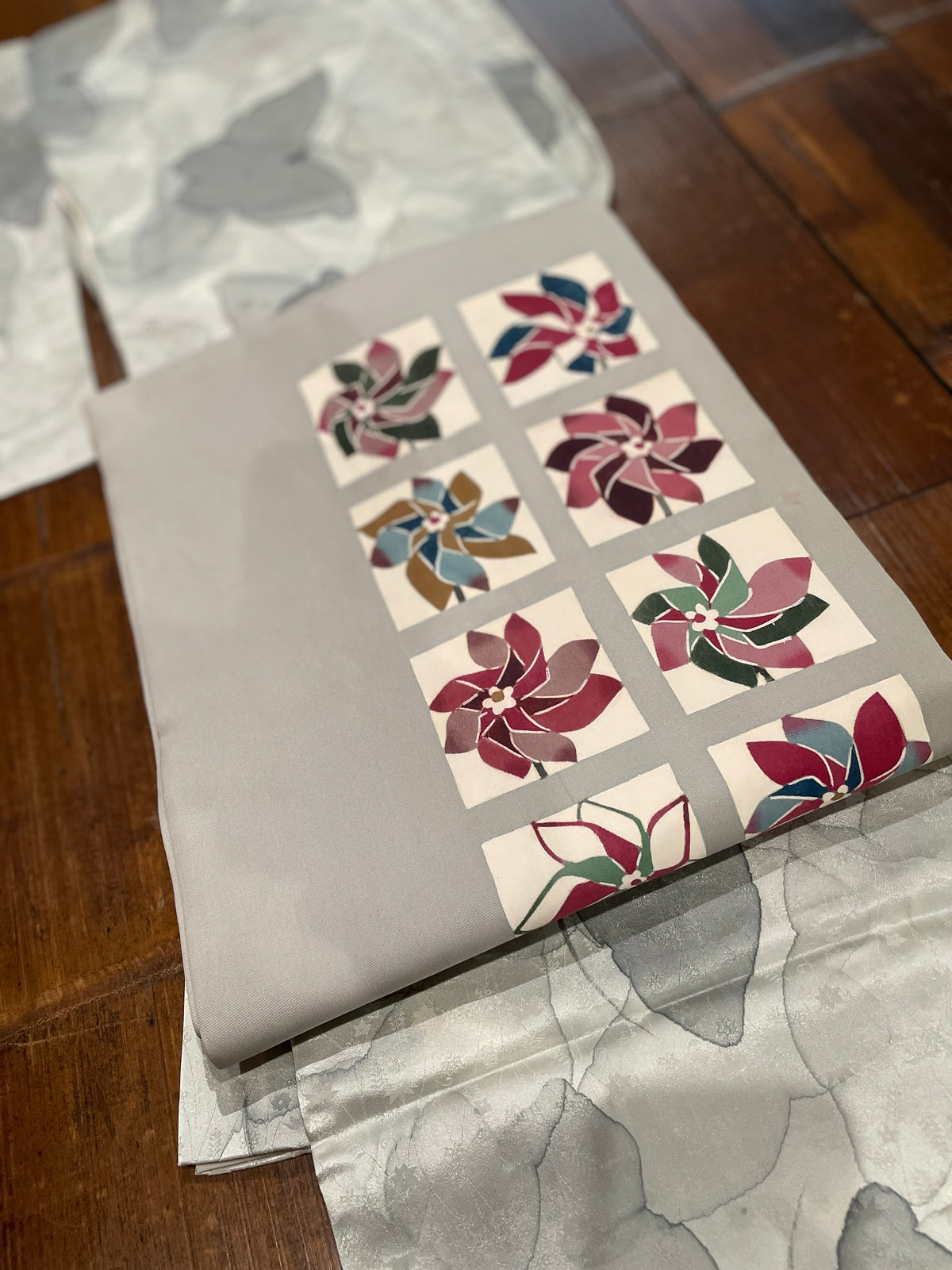 正絹小紋着物（手描き/蝶柄） 袷仕立て — KomonKimono｜Heritage Collection