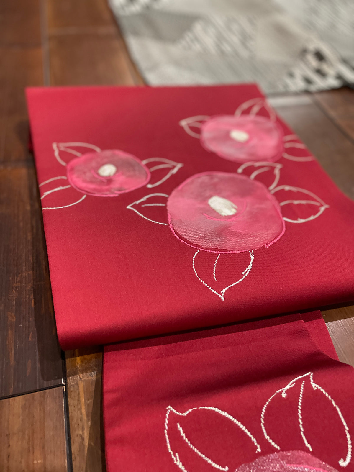 正絹九寸帯（刺繍/椿柄） — Women's OBI｜Heritage Collection