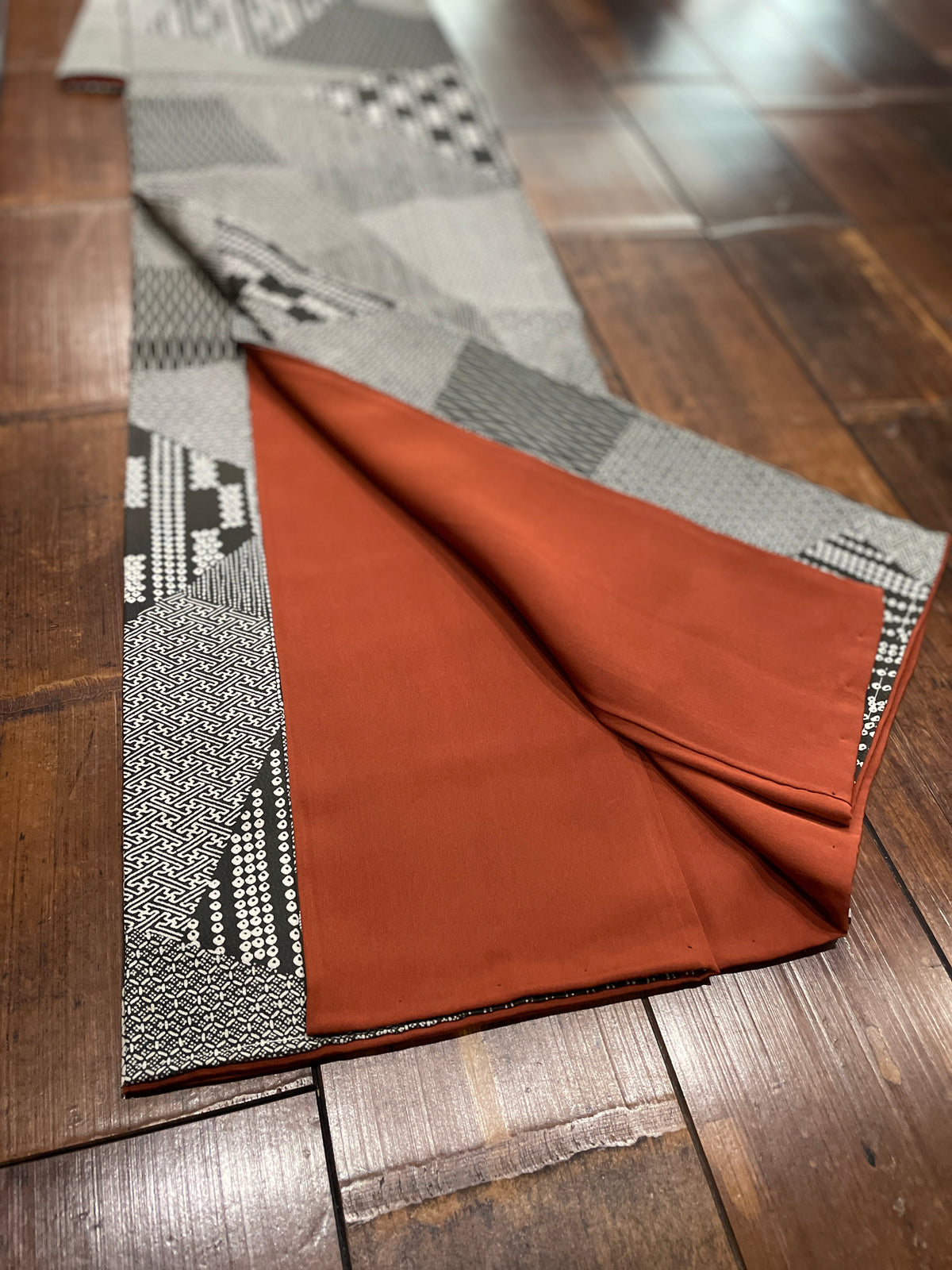 正絹小紋着物（きりばめ柄） 袷仕立て — KomonKimono｜Heritage Collection