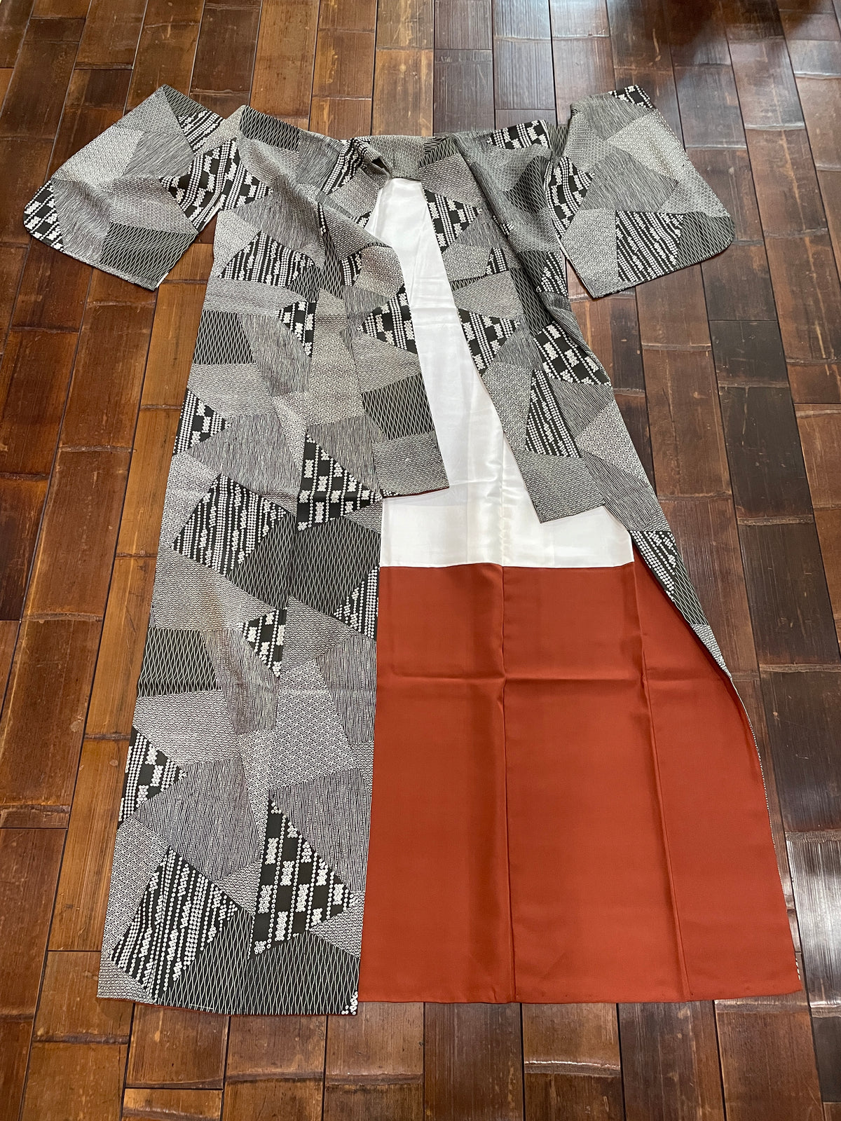 正絹小紋着物（きりばめ柄） 袷仕立て — KomonKimono｜Heritage Collection