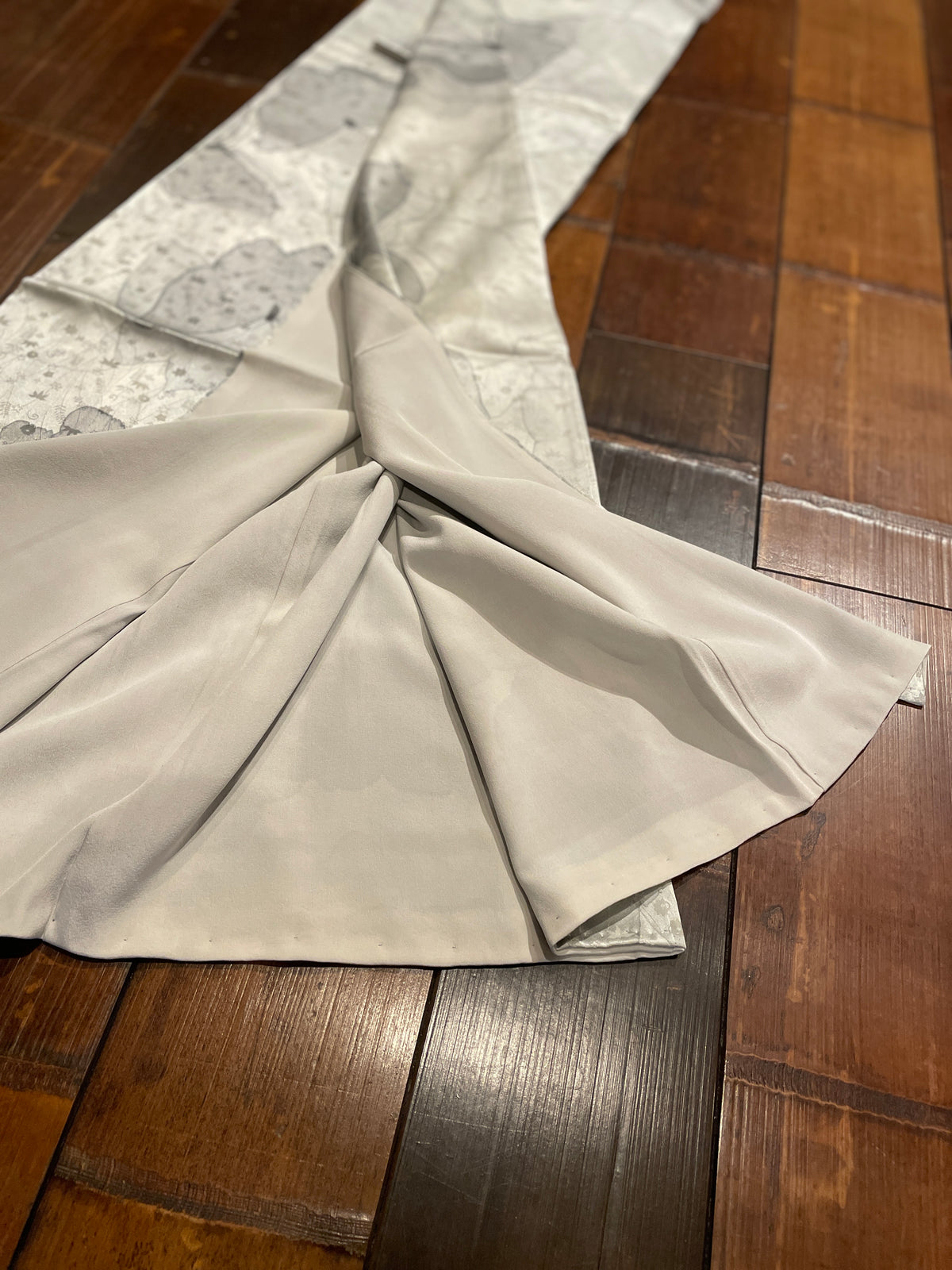 正絹小紋着物（手描き/蝶柄） 袷仕立て — KomonKimono｜Heritage Collection