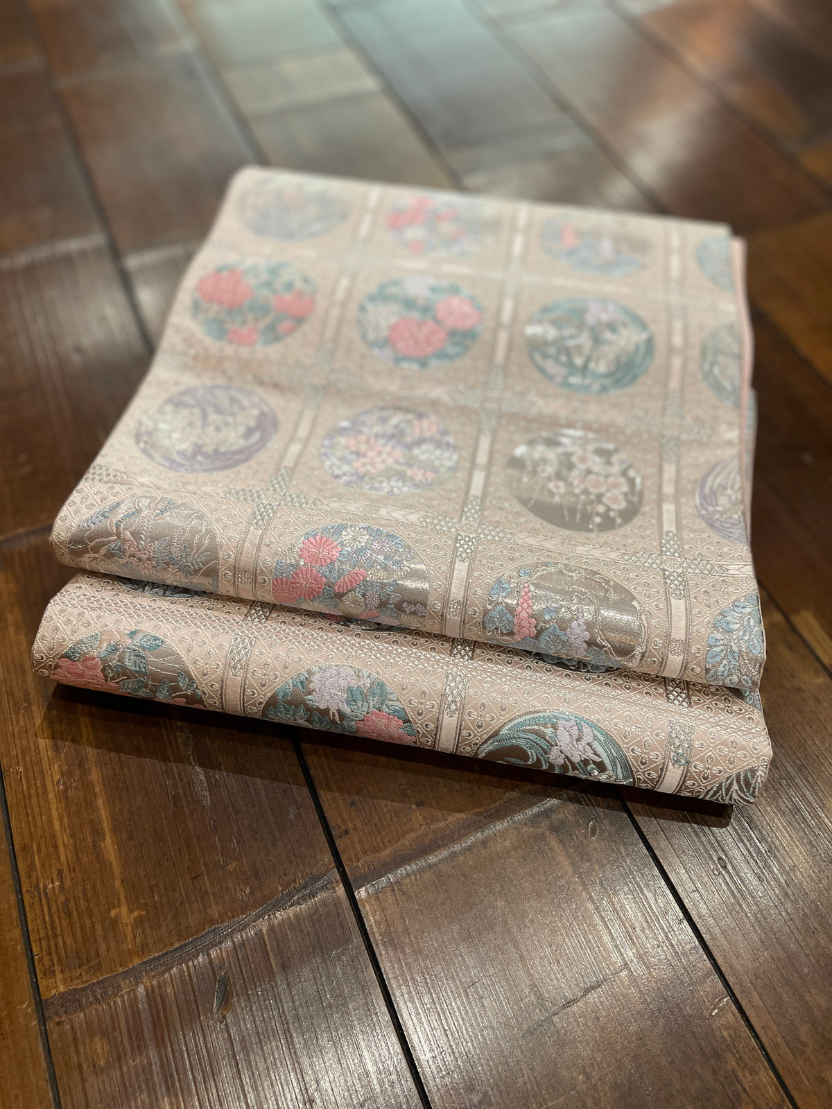 正絹袋帯/円に季節の花  — Women's OBI｜Heritage Collection