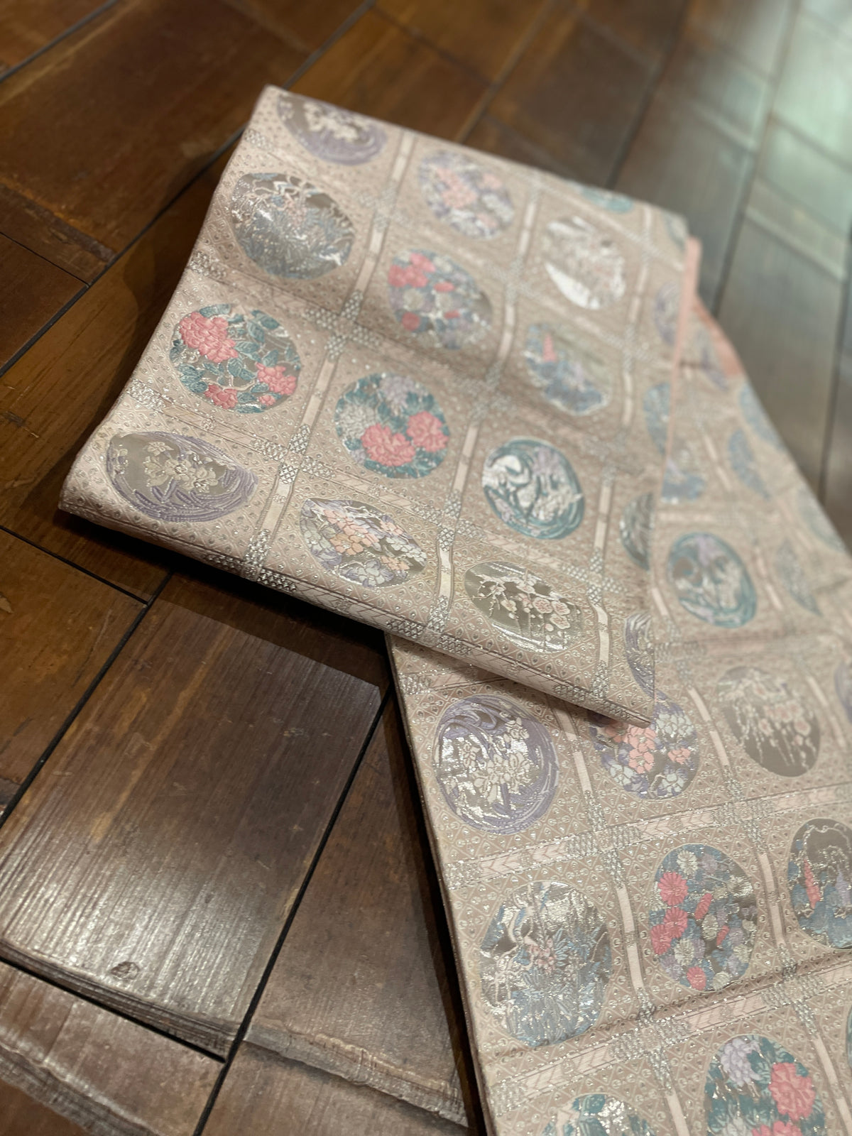 正絹袋帯/円に季節の花  — Women's OBI｜Heritage Collection
