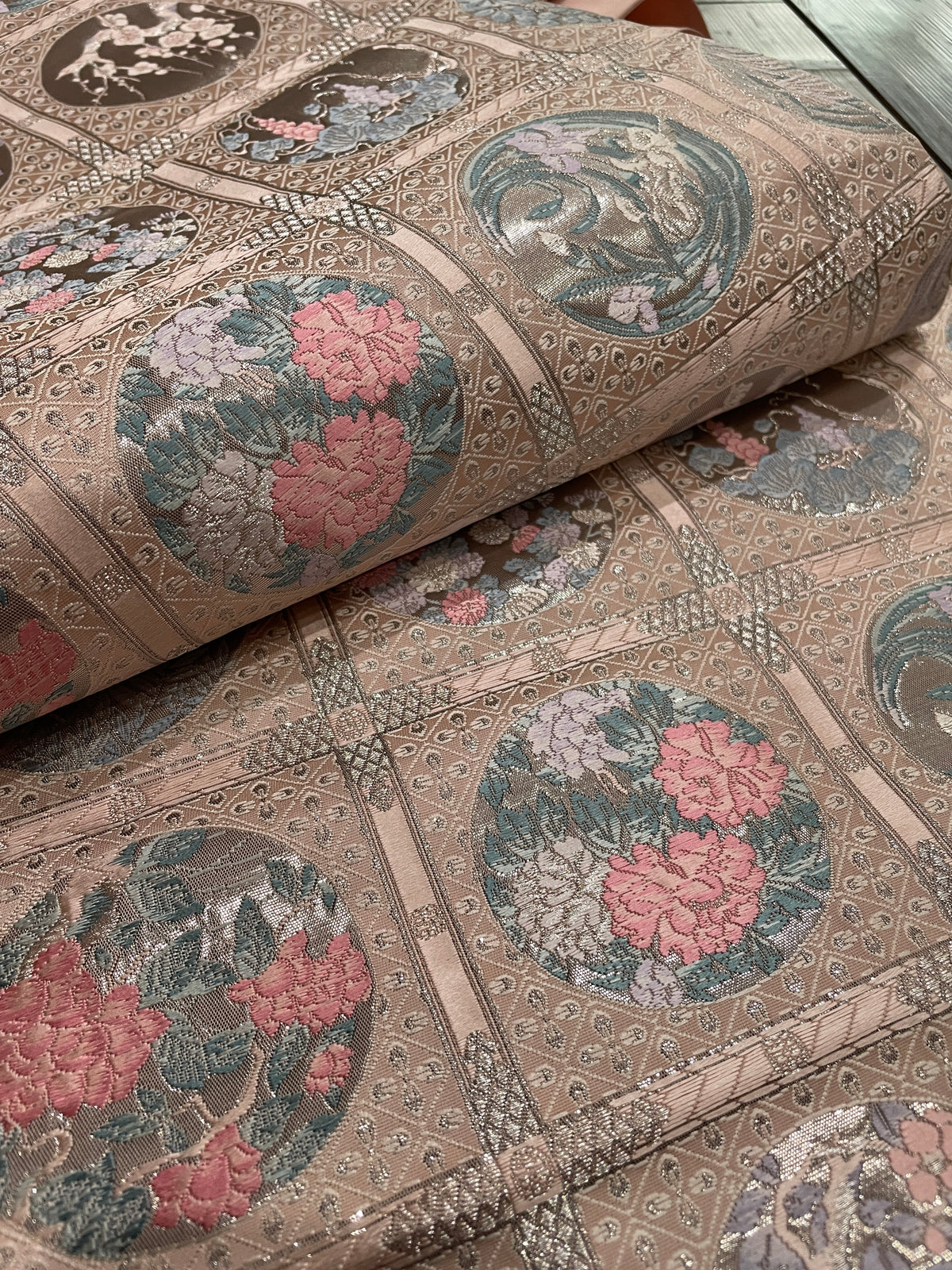 正絹袋帯/円に季節の花  — Women's OBI｜Heritage Collection