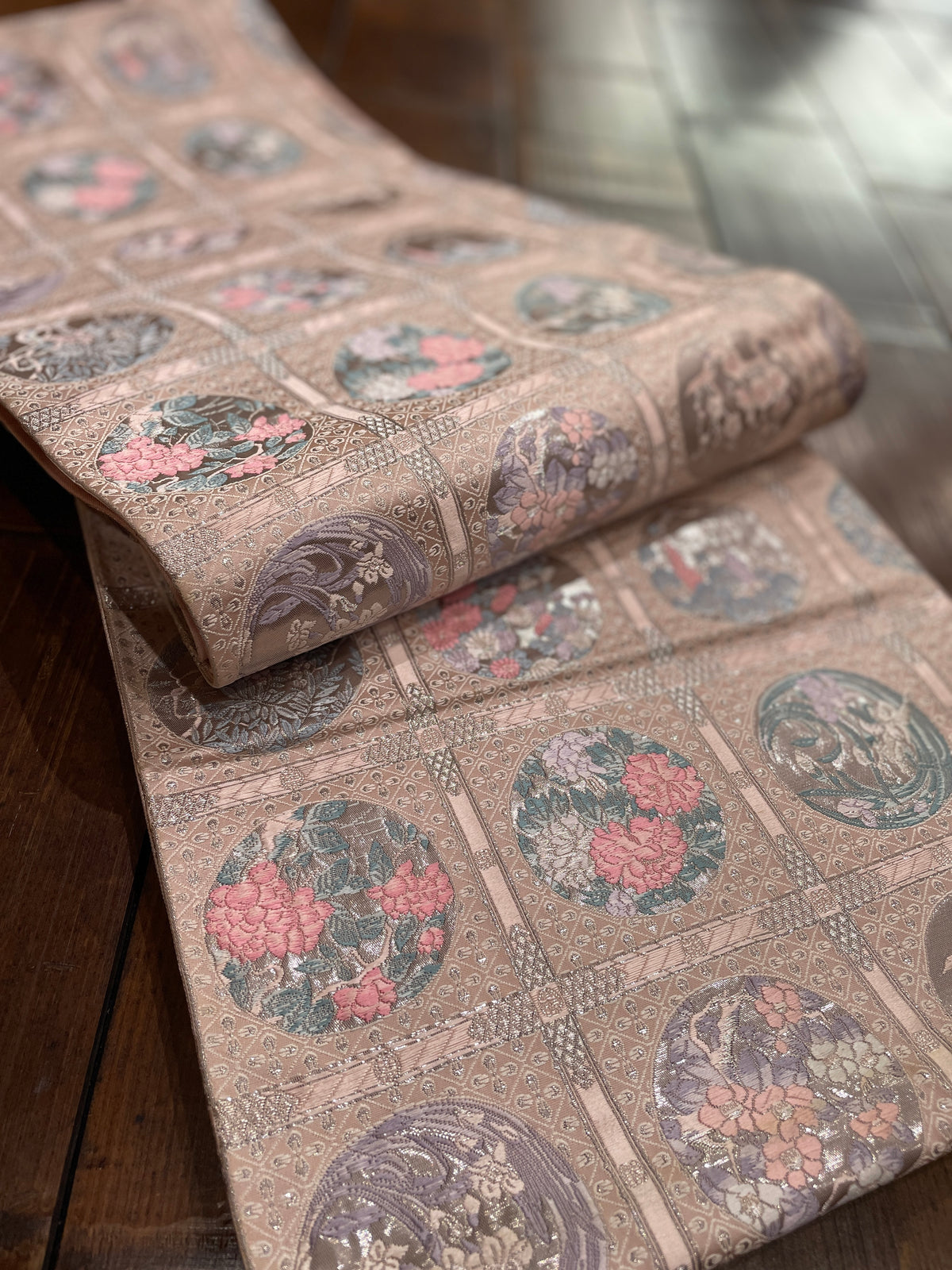 正絹袋帯/円に季節の花  — Women's OBI｜Heritage Collection