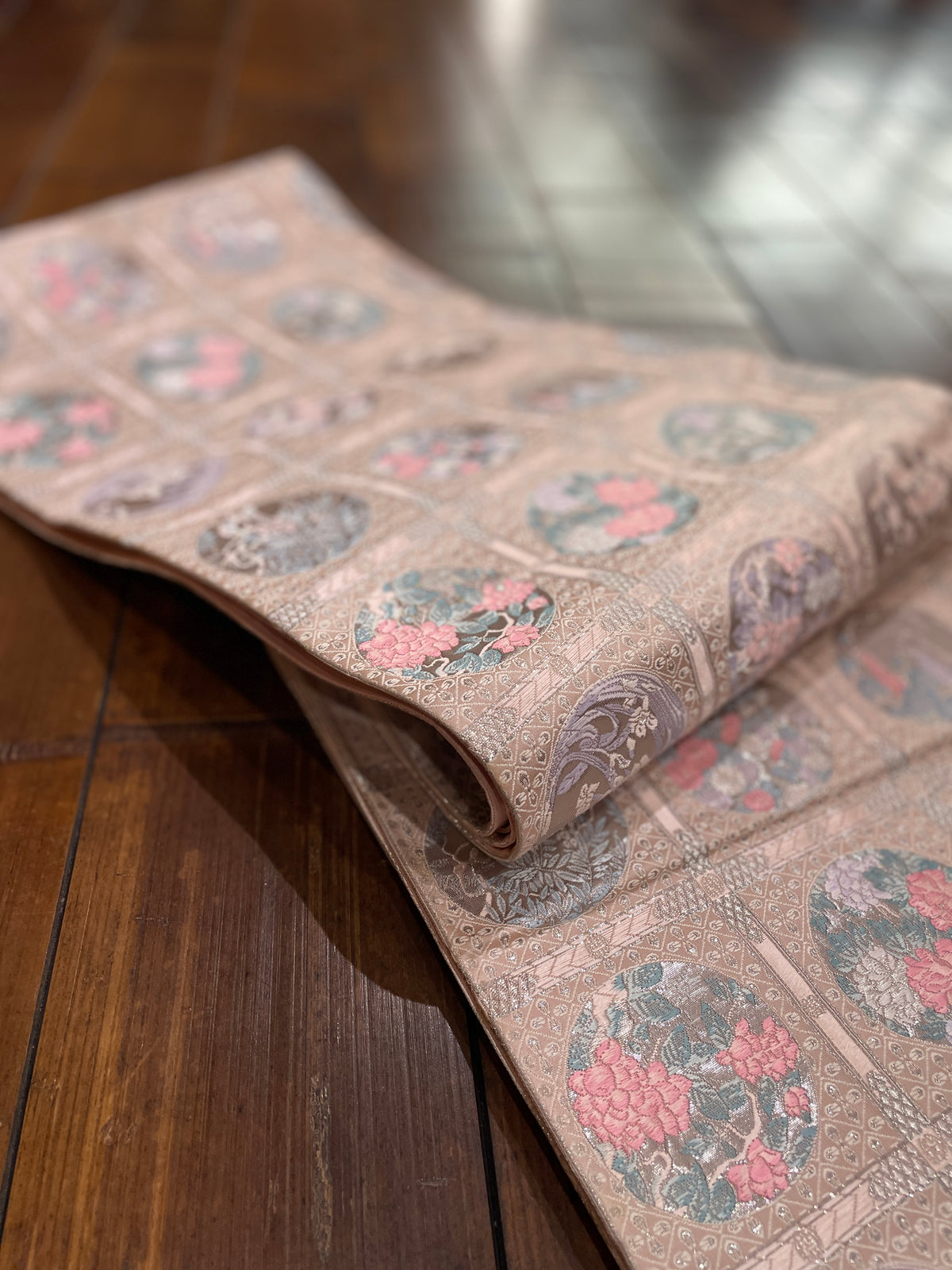 正絹袋帯/円に季節の花  — Women's OBI｜Heritage Collection