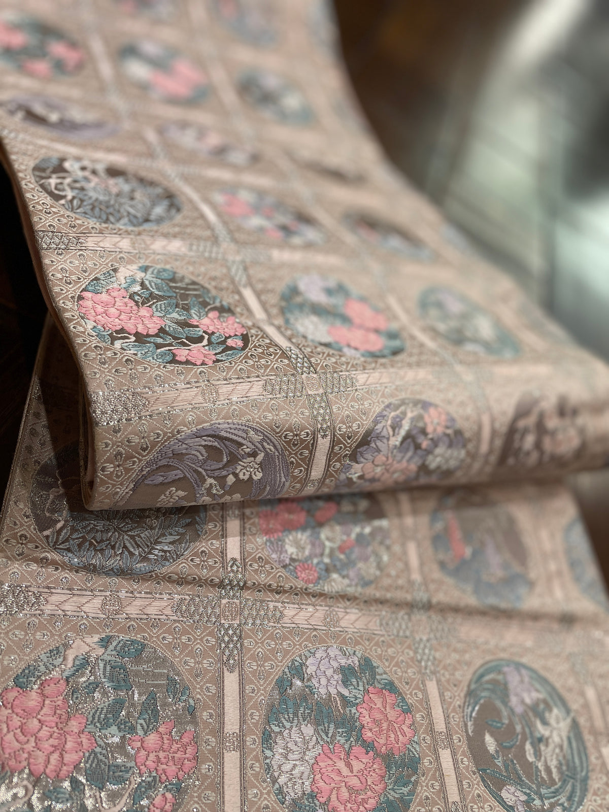 正絹袋帯/円に季節の花  — Women's OBI｜Heritage Collection